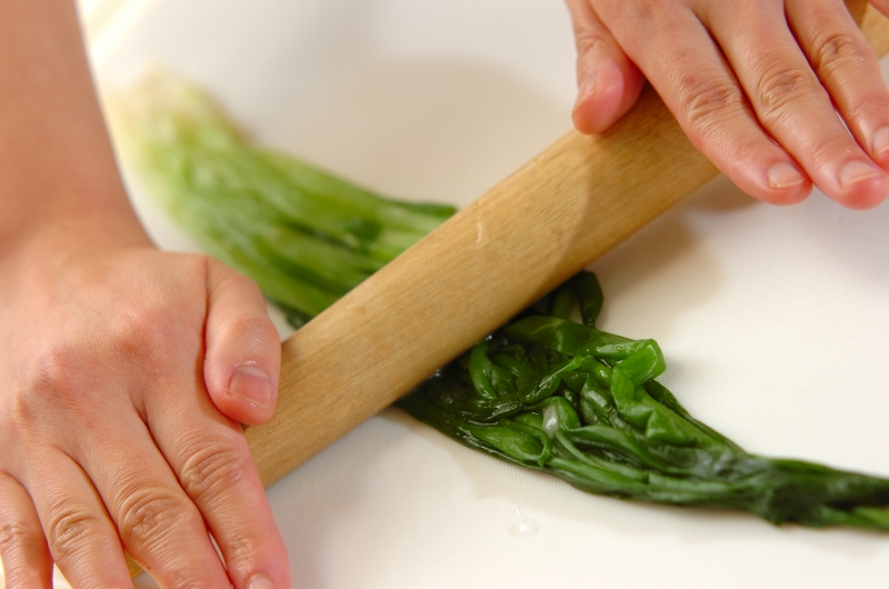 ホタルイカとワケギの酢みそがけの下準備2