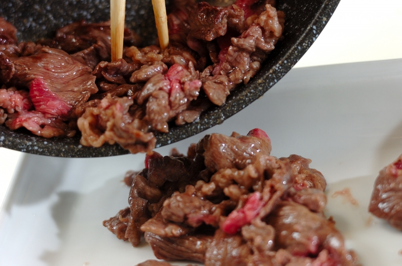 牛肉と白菜のオイスター丼の作り方の手順3