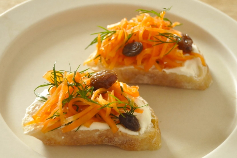 フェンネル香るキャロットブルスケッタ