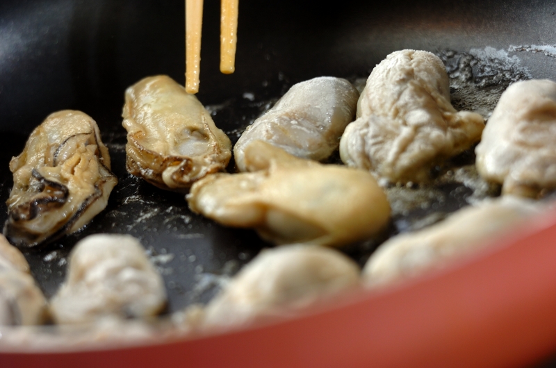 カキのクリームパスタの作り方2