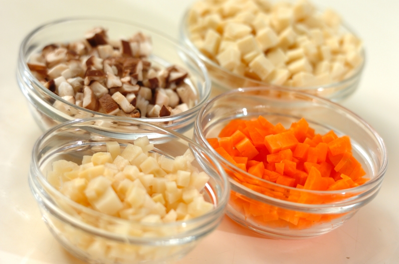 子どもにも人気！華やかちらし寿司 by 山下 和美さんの下準備1