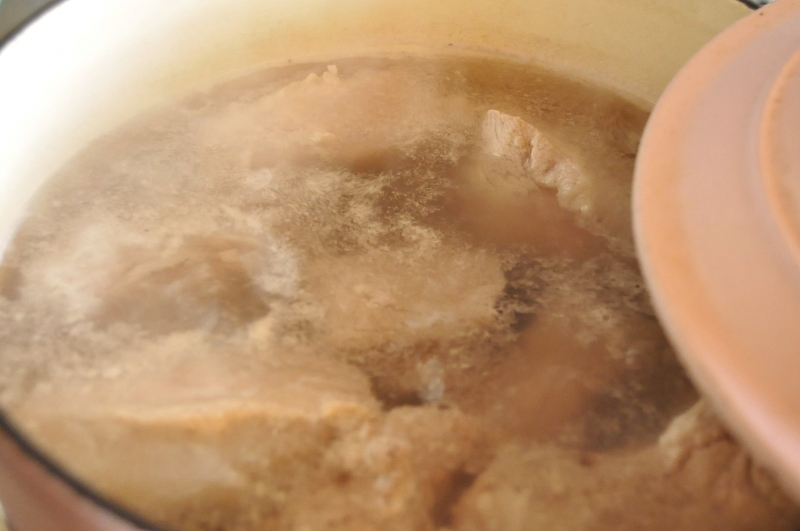 豚スペアリブと春ゴボウのバルサミコ酢しょうゆ漬けの作り方1