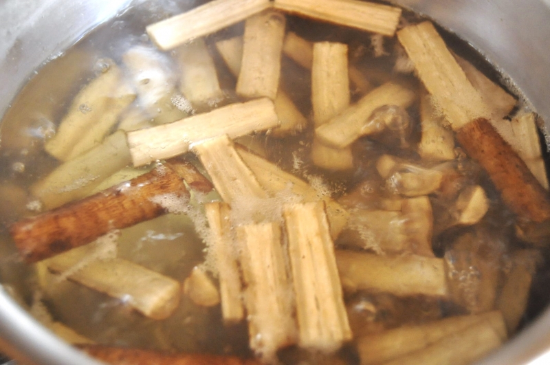 豚スペアリブと春ゴボウのバルサミコ酢しょうゆ漬けの作り方2