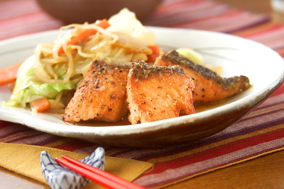 フライパンでお手軽に 鮭のちゃんちゃん焼き レシピ 作り方 E レシピ 料理のプロが作る簡単レシピ