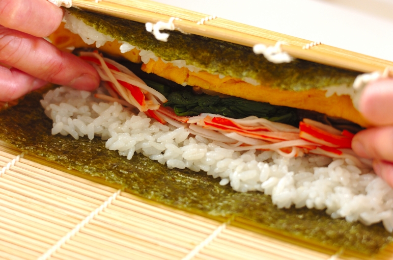 市販品活用で簡単！恵方巻きの作り方4