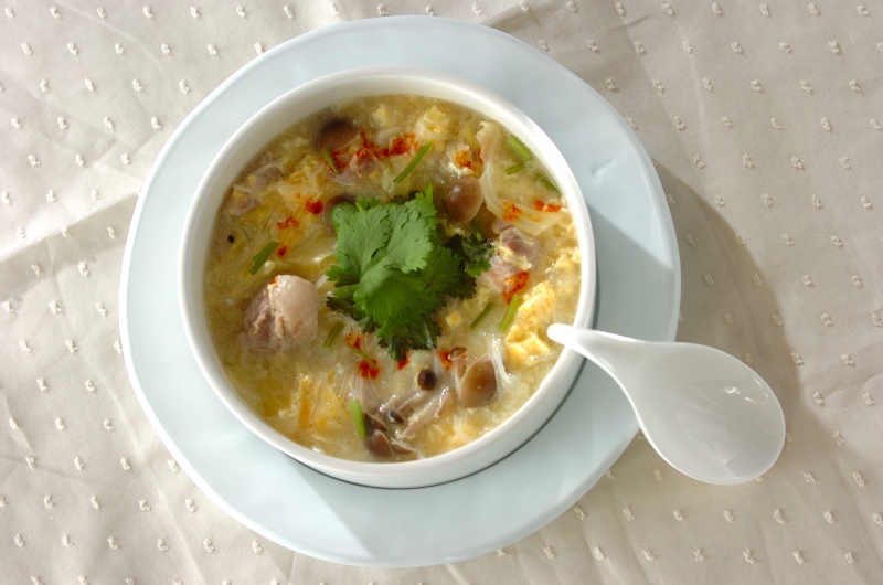 鶏と春雨の酸味スープ