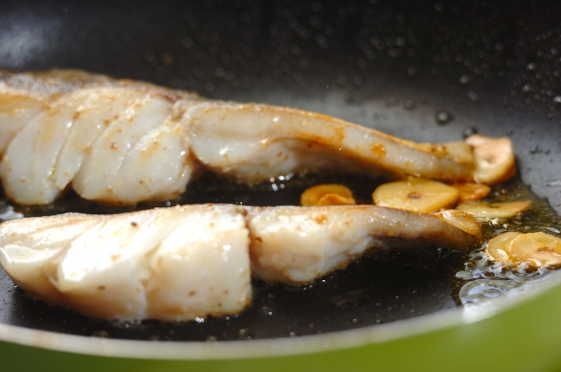 フライパンと切り身で簡単 アクアパッツァ by山下 和美さんの作り方1