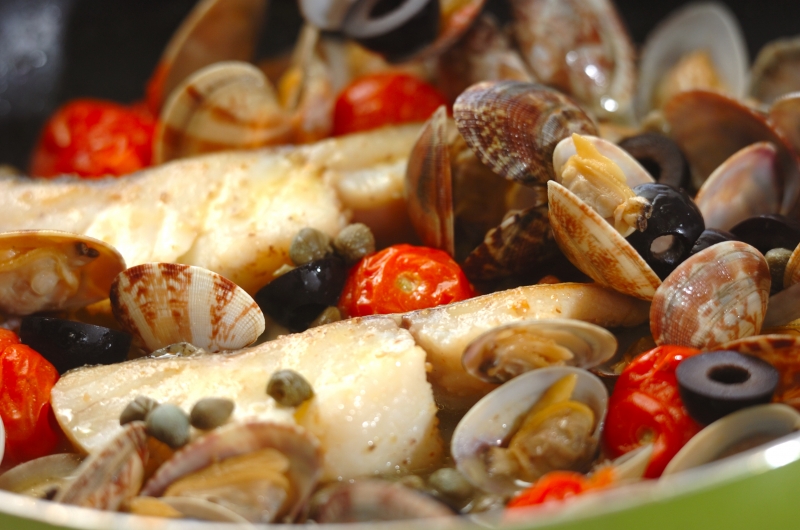 フライパンと切り身で簡単 アクアパッツァ by山下 和美さんの作り方2