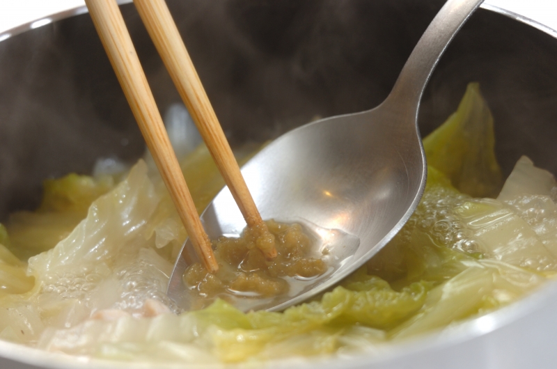 鶏肉と白菜のユズコショウスープの作り方の手順4