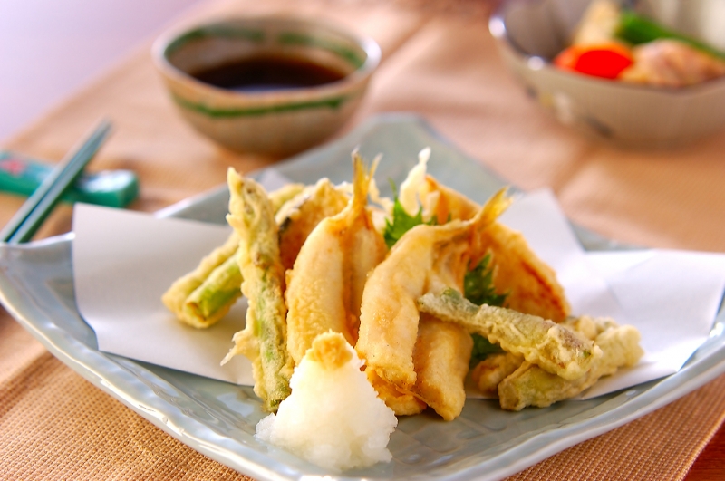 キスと春野菜の天ぷらのレシピ 作り方 E レシピ 料理のプロが作る簡単レシピ