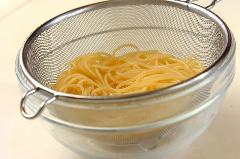 鮭のソイクリームパスタの作り方の手順3