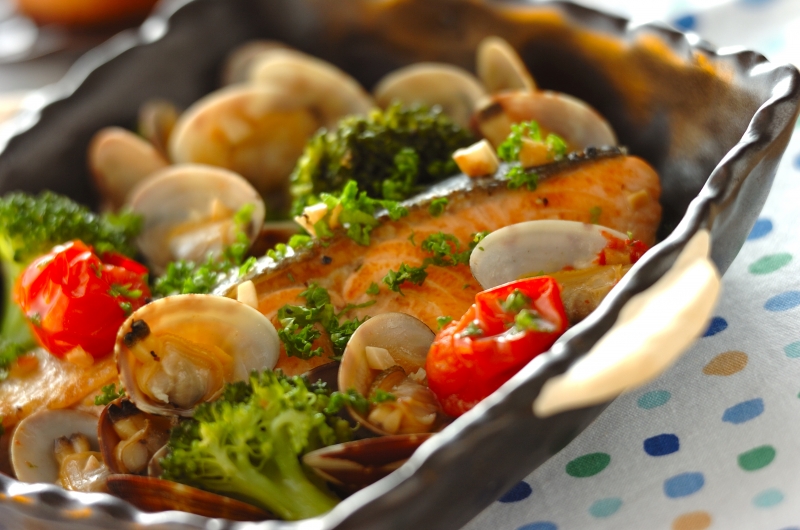 鮭のアクアパッツァ レシピ 作り方 E レシピ 料理のプロが作る簡単レシピ