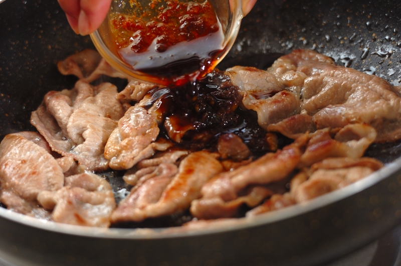 簡単！豚肉の生姜焼き ハチミツが隠し味の作り方1