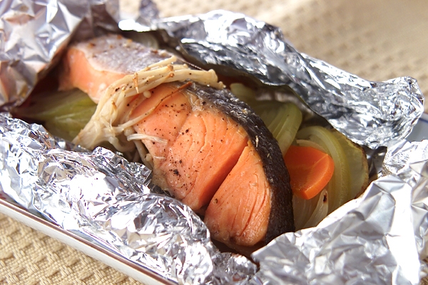 鮭のホイル焼き レシピ 作り方 E レシピ 料理のプロが作る簡単レシピ
