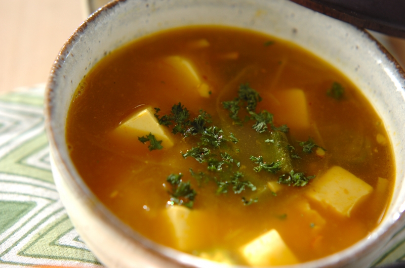 豆腐とオクラのカレースープ