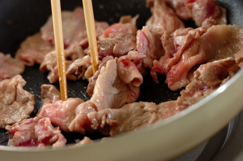 豚肉とキュウリの中華炒めの作り方1