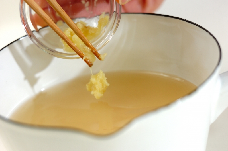 ポカポカおやつ 葛湯 りんごと生姜 by山下 和美さんの作り方1