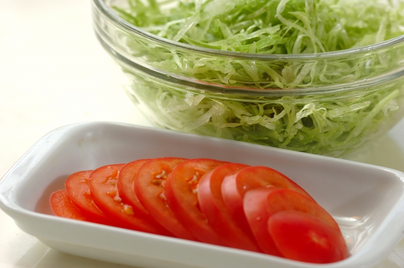 冷しゃぶの梅肉ソースの作り方の手順1