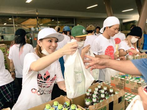 まとめよう 画像 浜崎あゆみさんが被災地訪問で炊き出し 熊本地震 フレンズちゃんねる