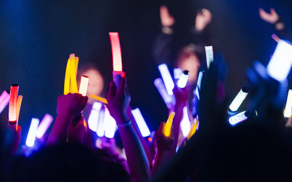 職場での あなたの立ち位置をグループアイドルの色分けに例えると 心理テスト ウーマンエキサイト占い